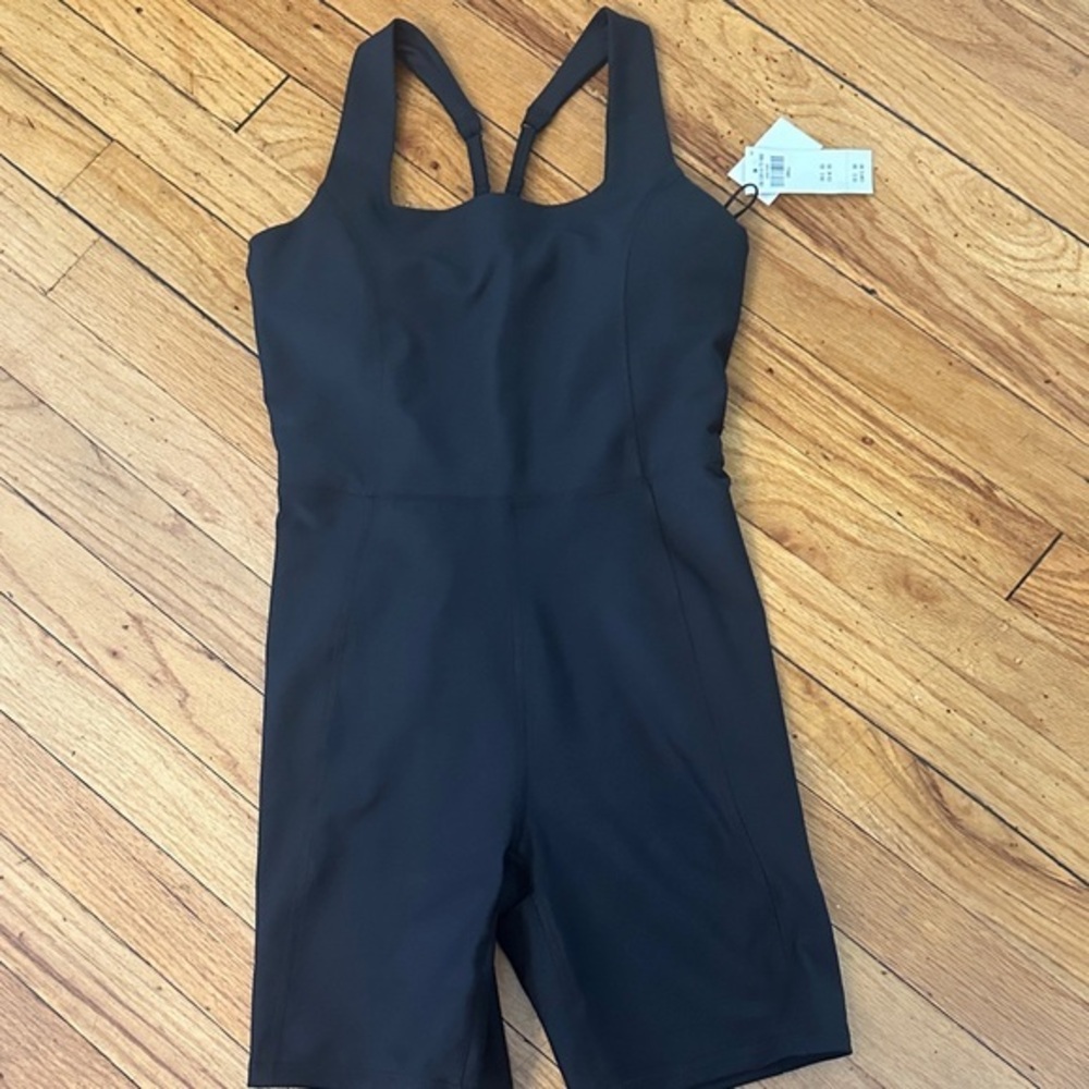NWT YPB sculptLUX Small